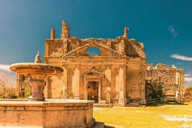 Monterano, fonte social