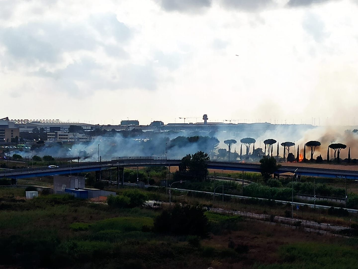 Incendio sull’Autostrada Roma Fiumicino – Foto Facebook