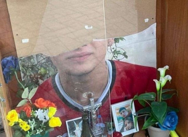 La teca in memoria di Filippo Sideri vandalizzata (Foto pubblicata su Facebook da Daniela Salustri)