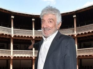 Rubata la lapide della tomba di Gigi Proietti al Cimitero del Verano a Roma