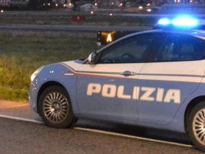 polizia-aeroporto-fiumicino-newsbox-1651498972621-300x225.jpeg