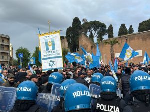 25 aprile a Roma, tensione a Porta San Paolo: polizia divide Comunità ebraica da manifestanti