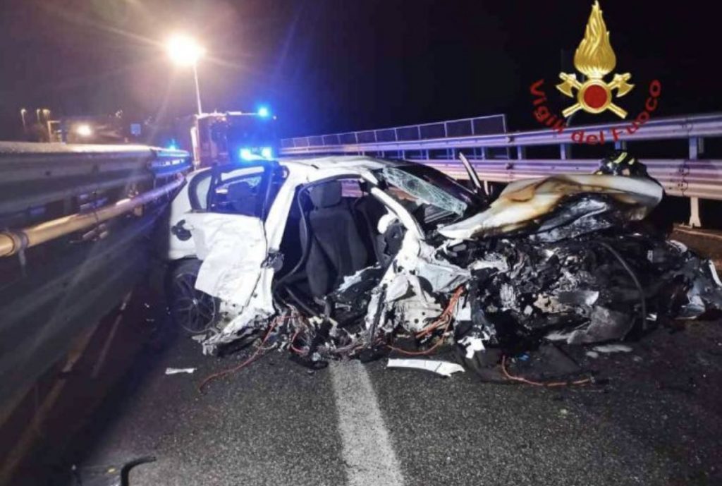 Incidente ad Isola d'Asti, una delle vittime è il 25enne Sebastian ...