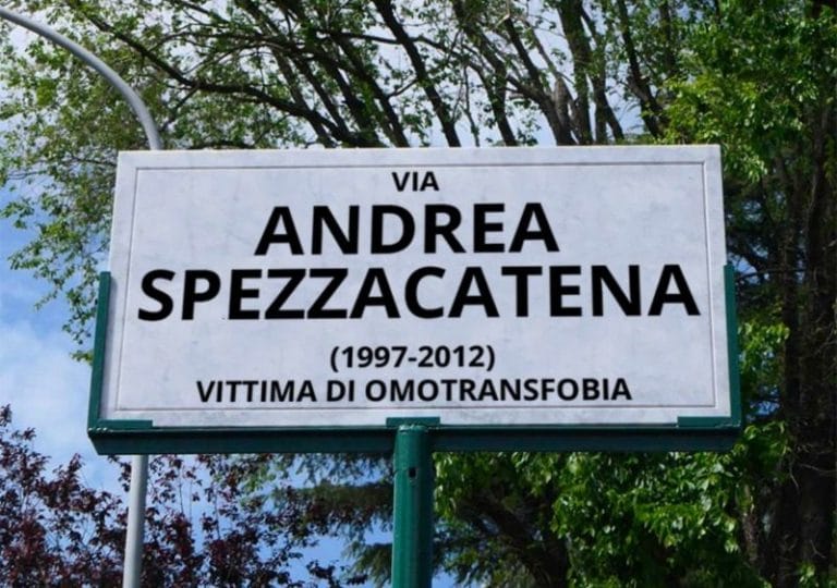 Come Si Uccide Il Ragazzo Dai Pantaloni Rosa Una via per Andrea Spezzacatena, il ragazzo dai pantaloni rosa: la