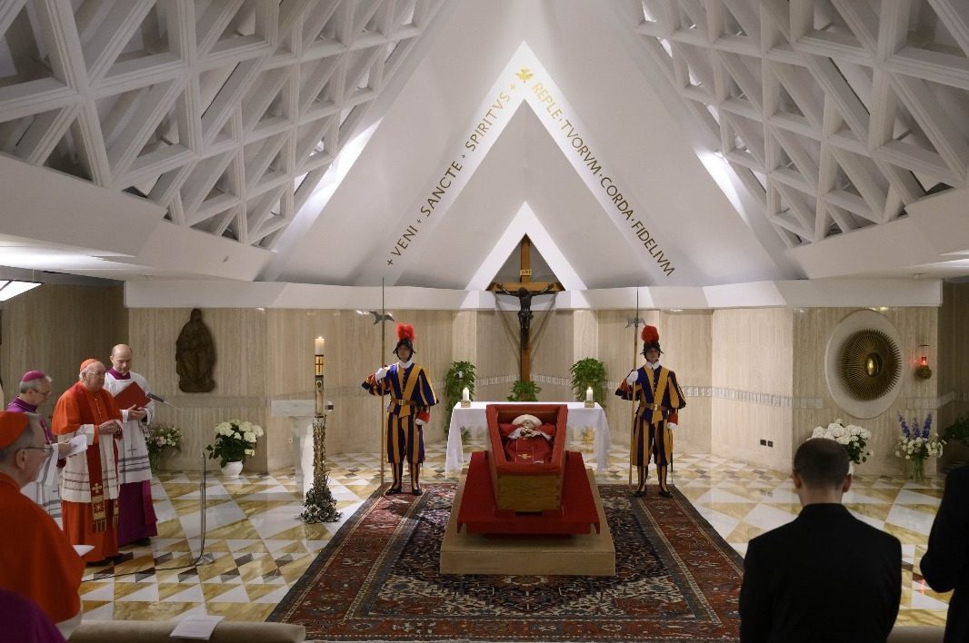 Pappa Camera Quando e come visitare la Camera ardente di Papa Francesco: giorni e ...