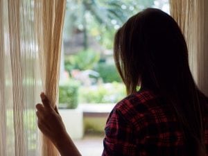 Giornalista sportivo a processo per stalking verso una collega: la perseguitava dalle Olimpiadi di Parigi