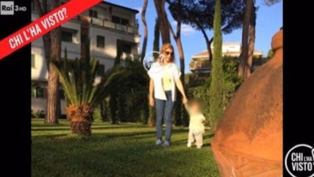 La foto di Anastasia e Andromeda nel convento di suore