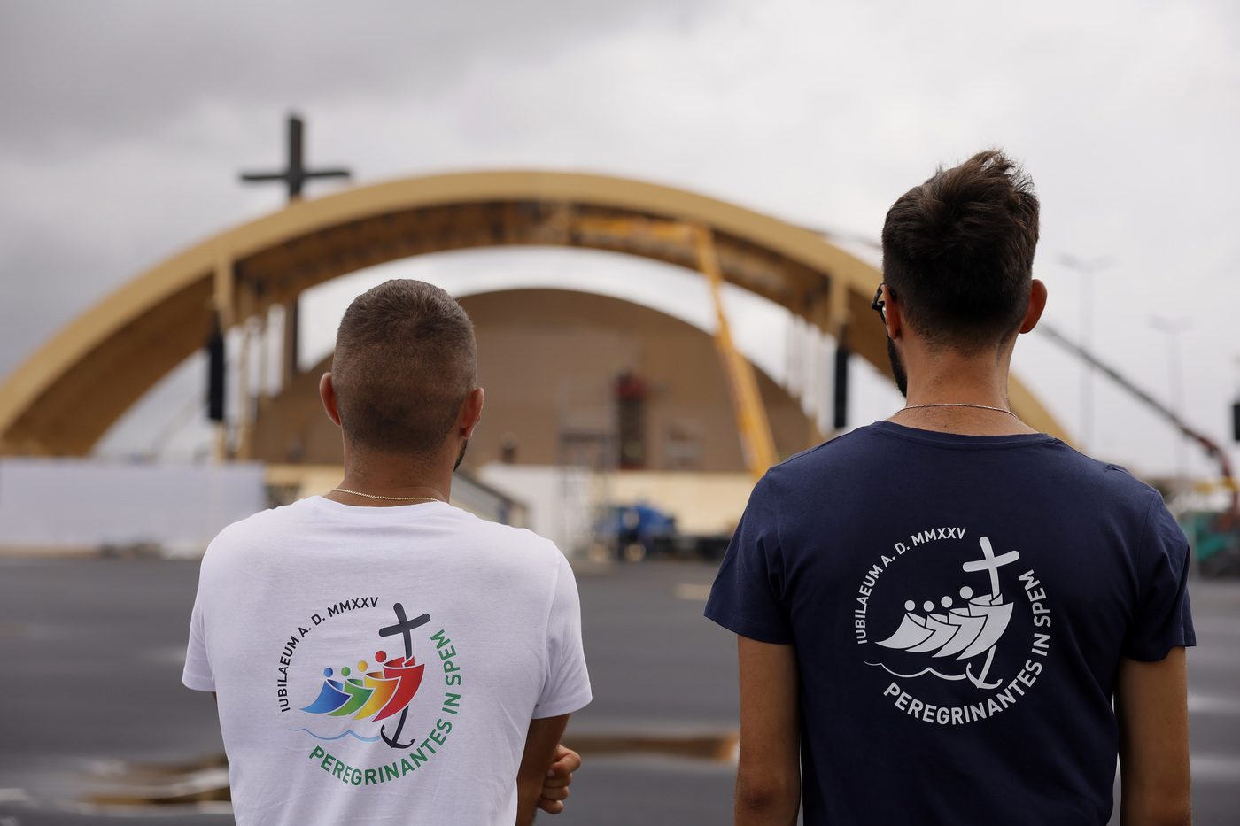 Guida Semiseria al Giubileo Giovani 2025: Viaggiare tra Pellegrini e Percorsi per Arrivare al Papa a Tor Vergata Guida Semiseria al Giubileo Giovani 2025: Viaggiare tra Pellegrini e Percorsi per Arrivare al Papa a Tor Vergata