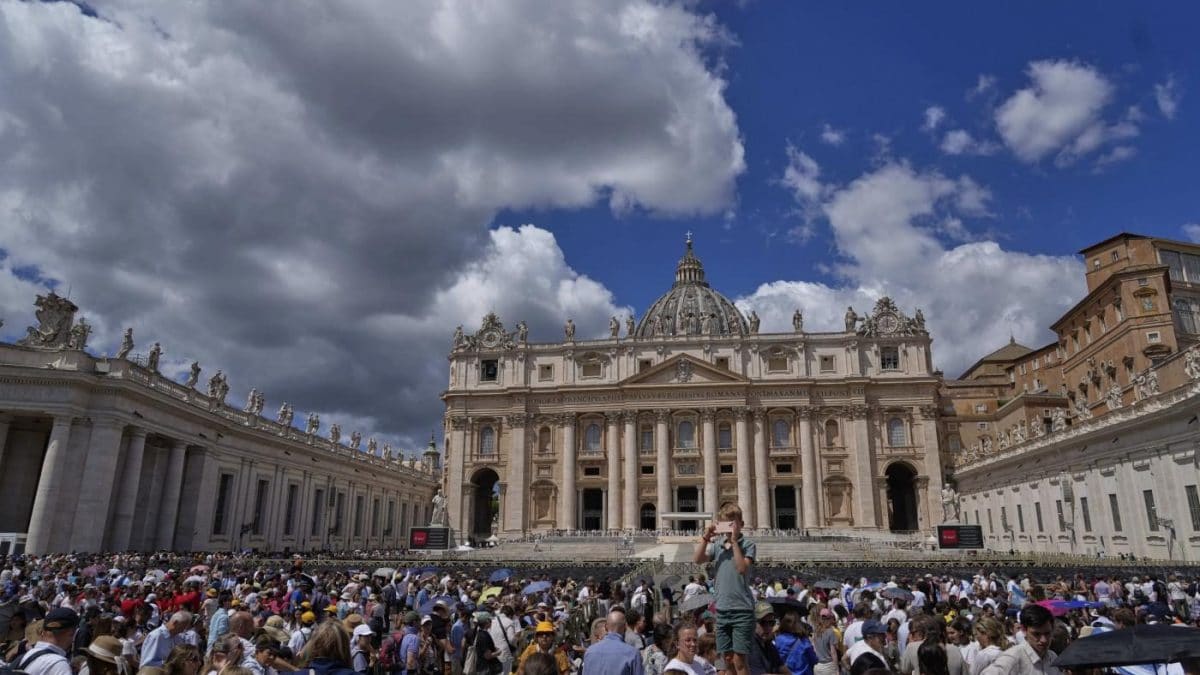 Piazza San Pietro (La Presse)