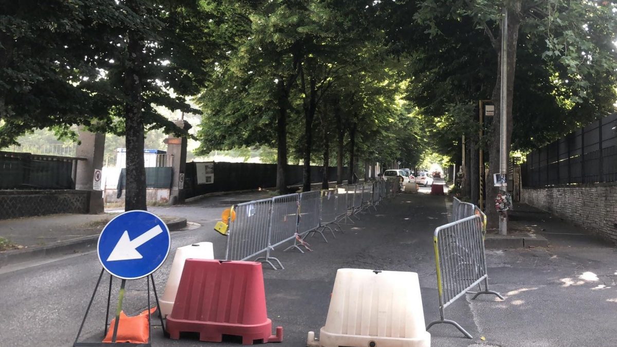 Il tratto di viale Trieste a Viterbo sequestrato dopo l’incidente in cui è morto il 15enne in moto
