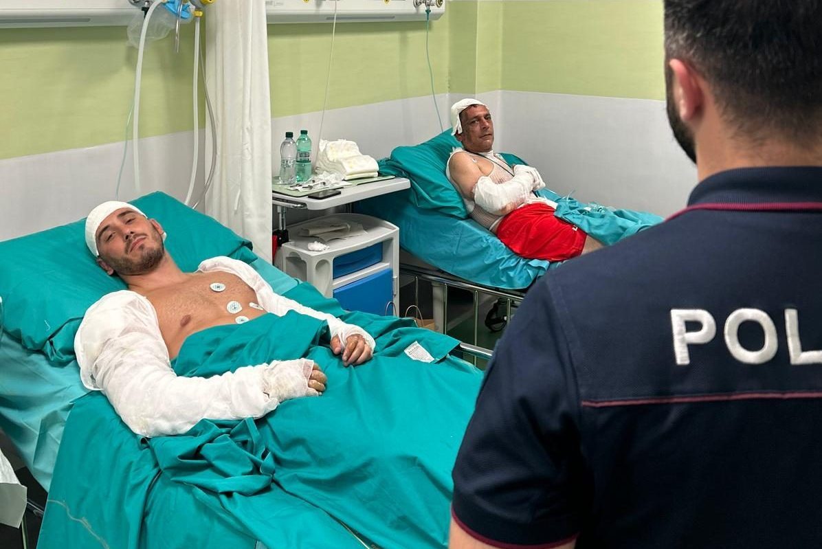 Esplosione a Roma, agenti travolti per salvare due uomini: "Erano ancora nel locale, ci siamo detti 'andiamo'"