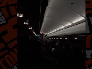 Panico nei cieli: Volo Alicante-Fiumicino diventa un ottovolante aereo Panico nei cieli: Volo Alicante-Fiumicino diventa un ottovolante aereo