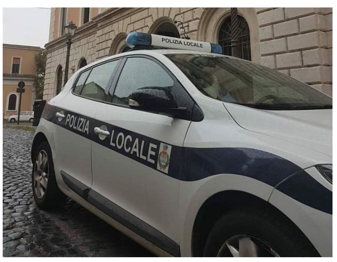Gli agenti della Polizia Locale di Tivoli.