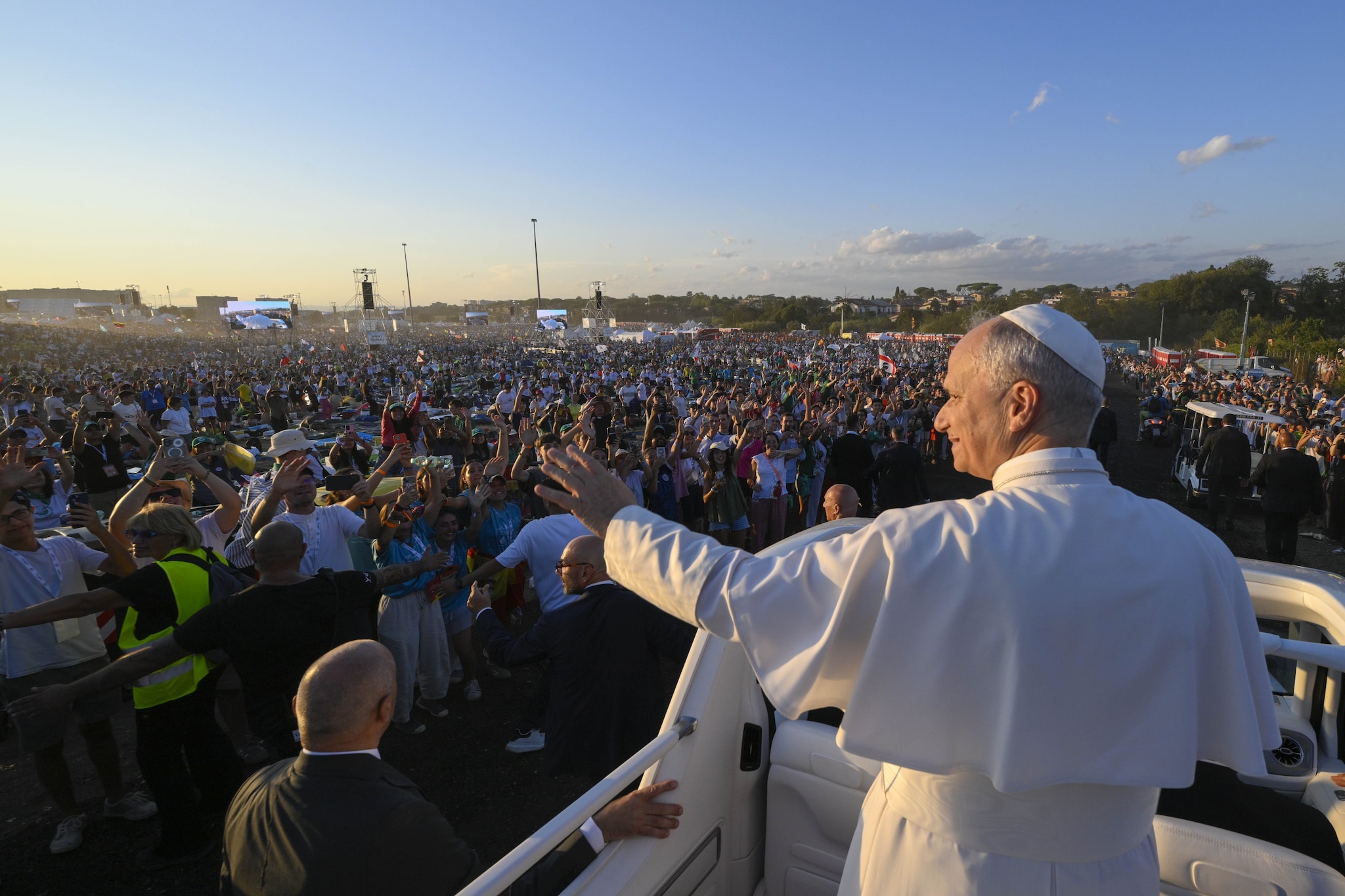 Il Papa al Giubileo dei Giovani a Tor Vergata (Lapresse)