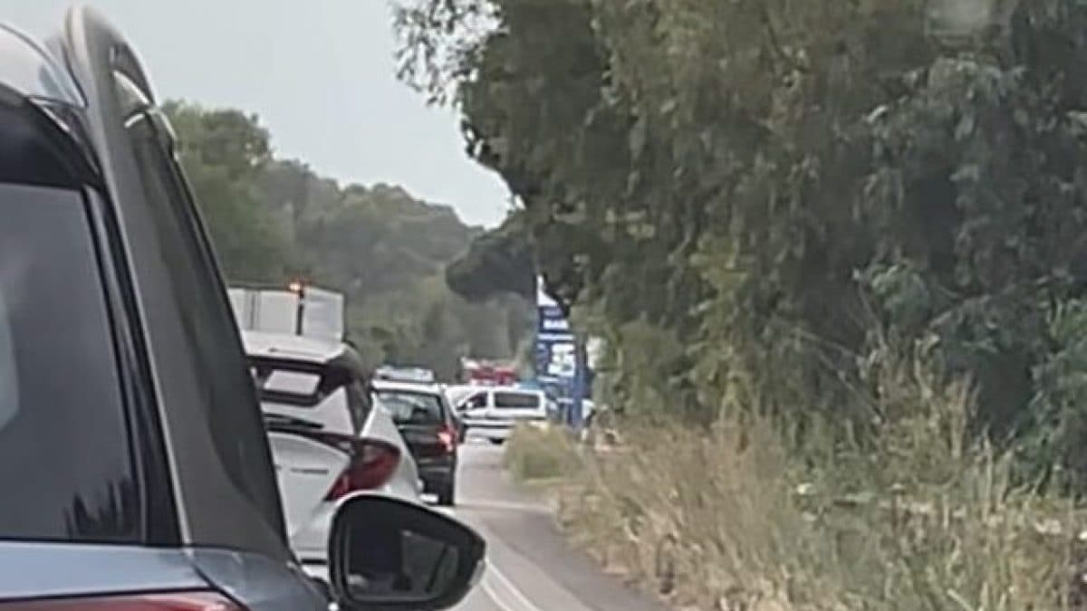 L’incidente lungo via Aurelia a Ladispoli (Foto Facebook)