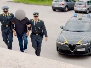arrestato-dipendente-comunale--300x225.jpg