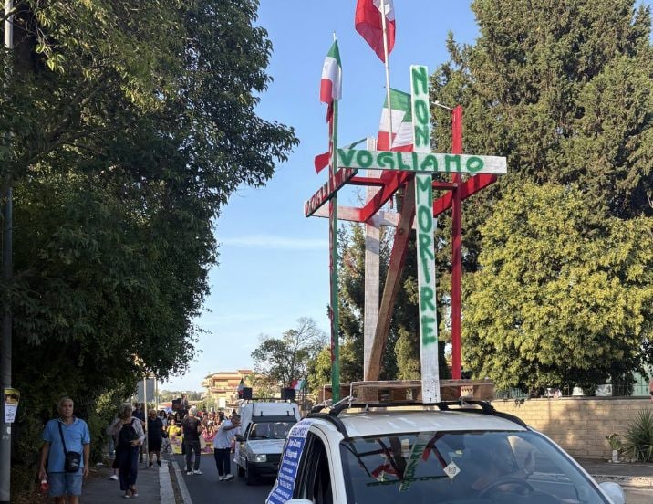 I cittadini in protesta a Casal Selce