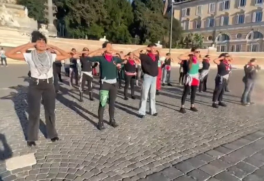La performance di Non Una di Meno a Piazzale Flaminio