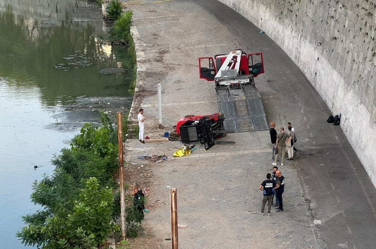 L’incidente sulla banchina del Tevere.