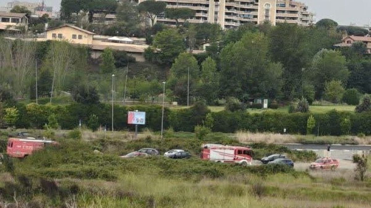 I soccorritori sul luogo del ritrovamento della donna scomparsa a Casal Boccone
