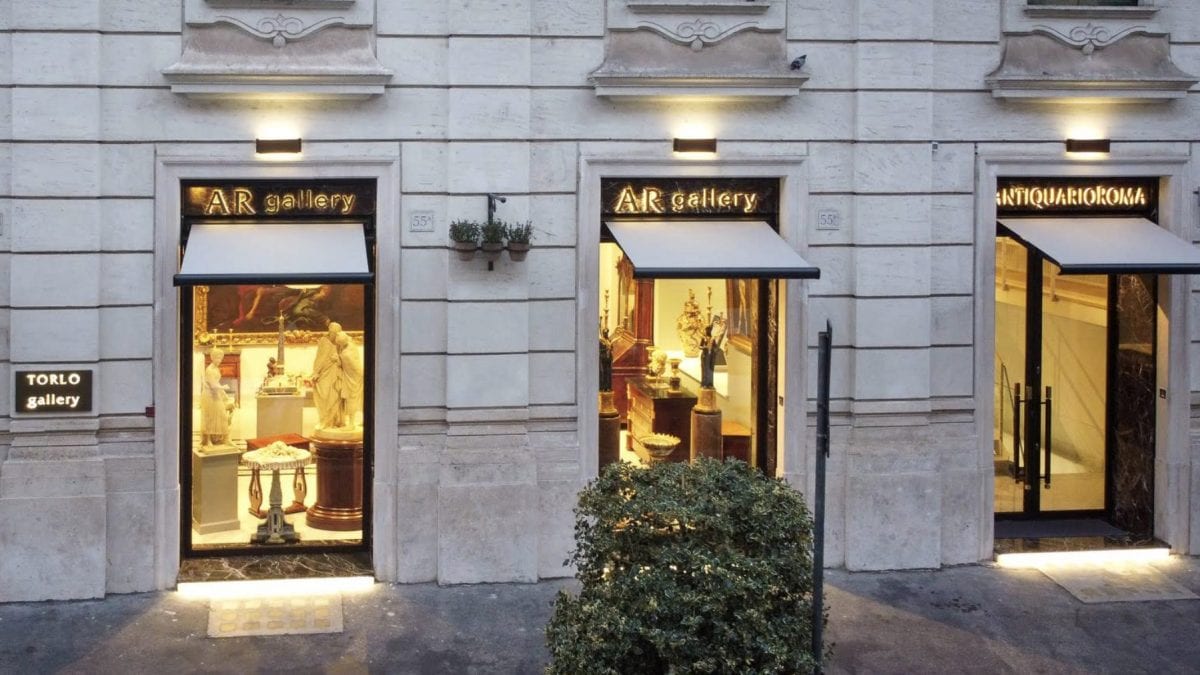 Il negozio di antiquariato che ha subito il furto, foto da Google.