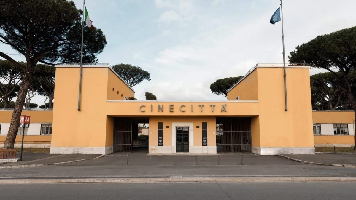 L’ingresso degli studi di Cinecittà. (Foto da Google Maps)