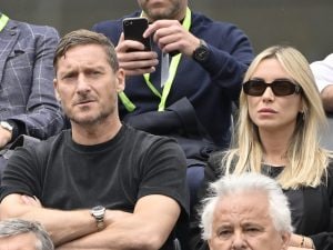 Francesco-Totti-e-Noemi-Bocchi-300x225.jpg