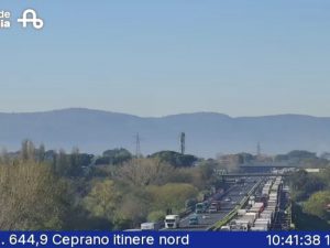 Incidente sull’A1: cisterna si ribalta tra Roma e Napoli, 6 km di coda fra Ceprano e Frosinone