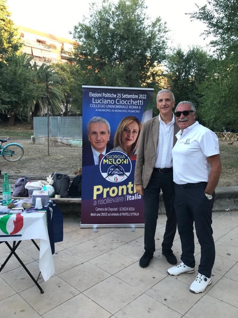 Luciano Ciocchetti con Valter Macchi durante la campagna elettorale per le politiche del 2022