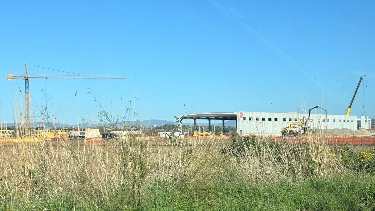 L’area in via della Stazione di Cesano di Roma in cui è in costruzione l’impianto dei rifiuti (Foto Fanpage.it)
