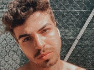 Cade dal balcone a 27 anni: amico arrestato per omicidio, i dettagli sulla morte di Leonardo Fiorini a Monteverde