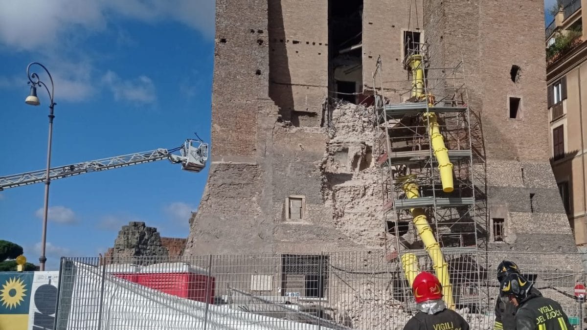 Il lato sud della Torre dei Conti