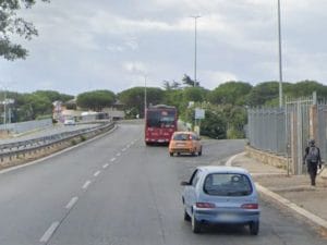 Esce dal parco di Villa Pamphili e viene investito da un&#8217;auto: morto il 51enne Garcia Jesus Gomez