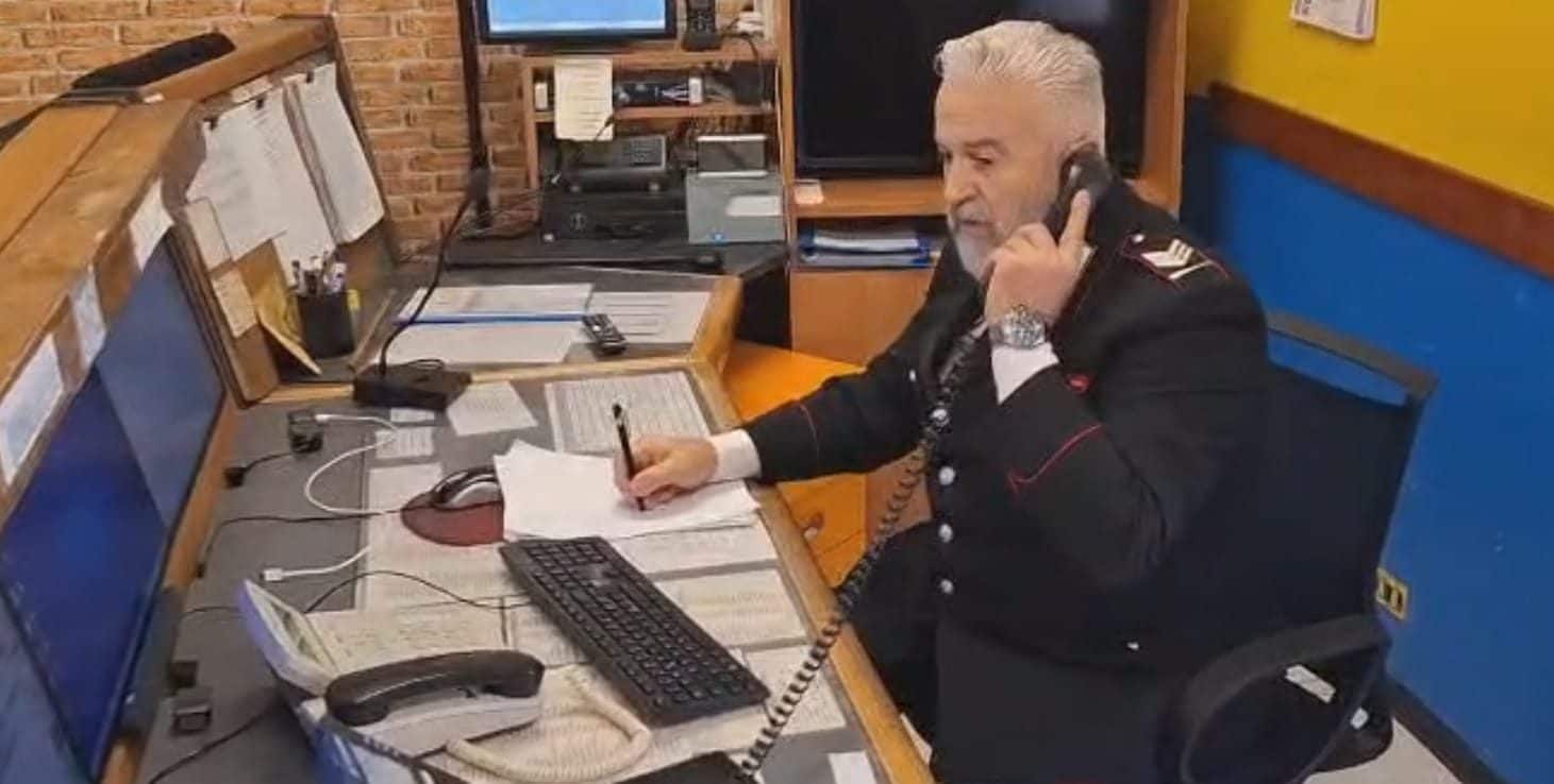 Un Carabiniere con un Orecchio Aperto: Come una Conversazione Ha Salvato un Giovane dalla Disperazione