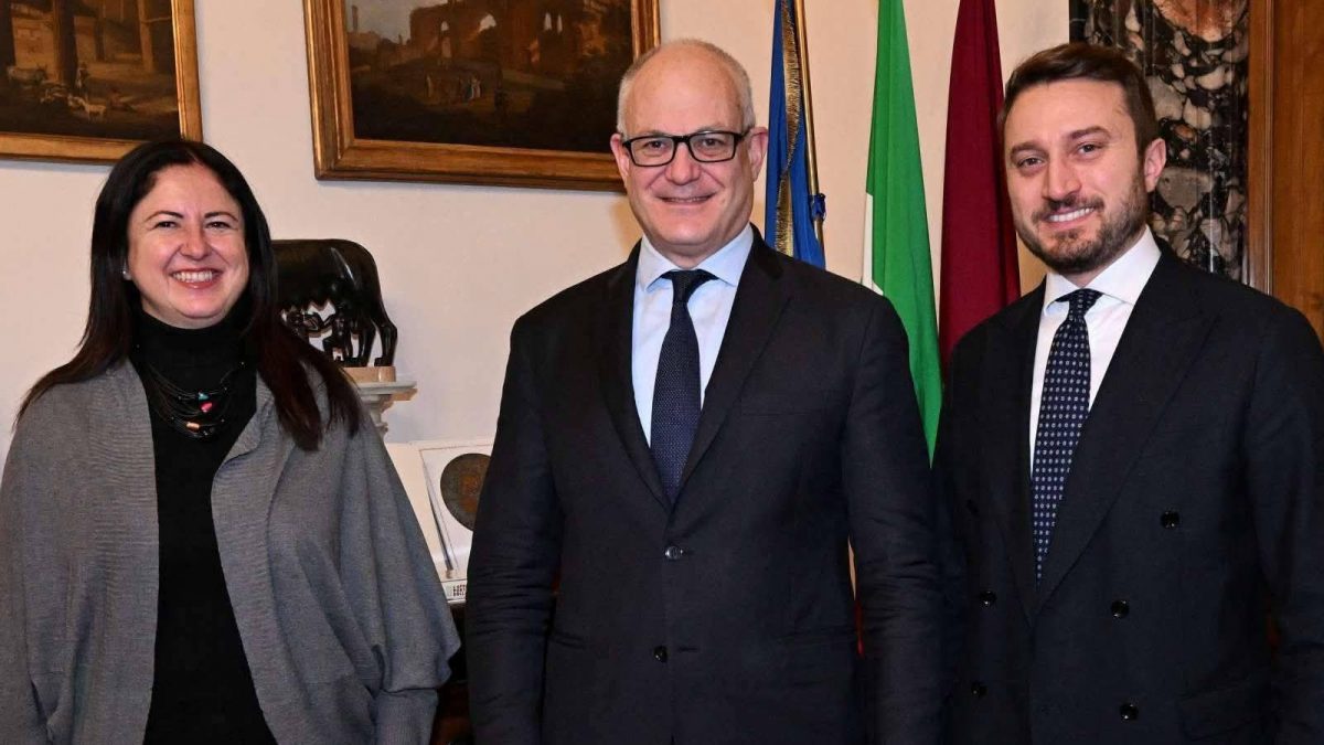 I consiglieri capitolini di Italia Viva, Francesca Leoncini e Valerio Casini, insieme al sindaco Roberto Gualtieri