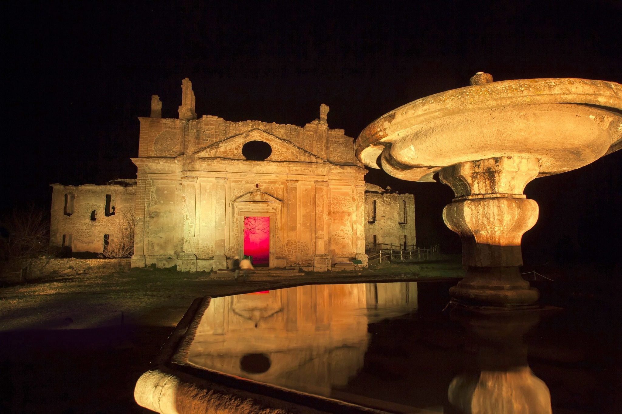 Il convento di San Bonaventura illuminato