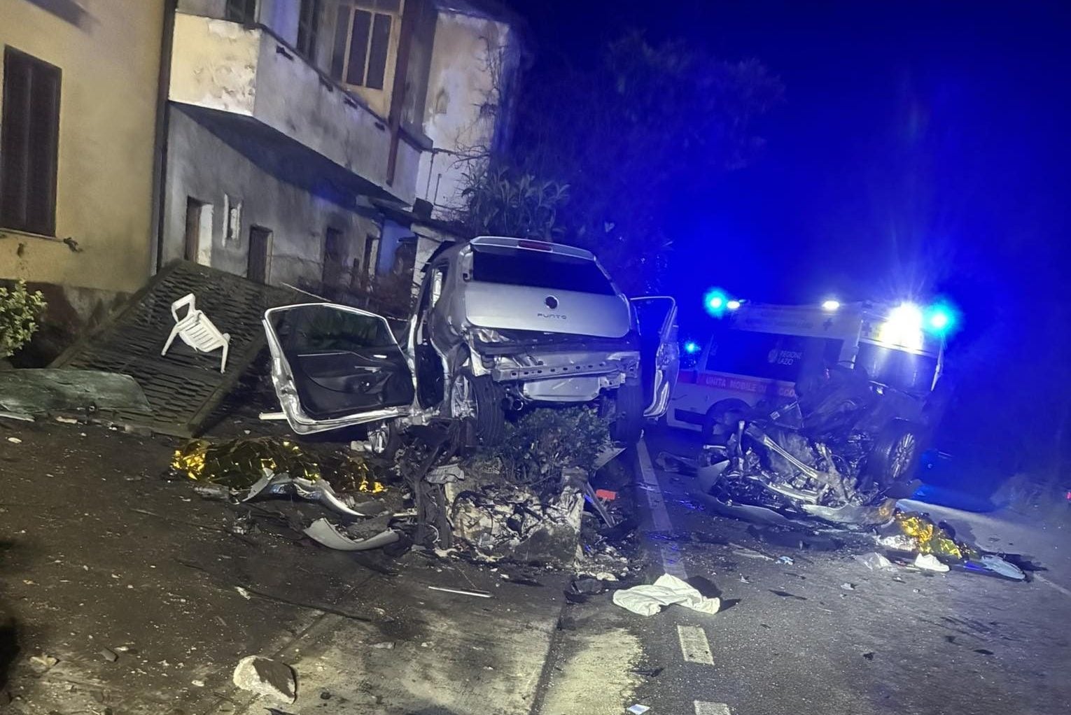 Scontro tra auto nella notte a Ceccano, morti un 18enne e un 40enne ...