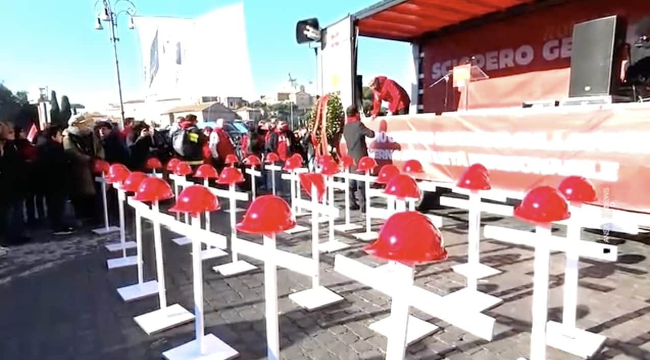 La manifestazione per le vittime del lavoro