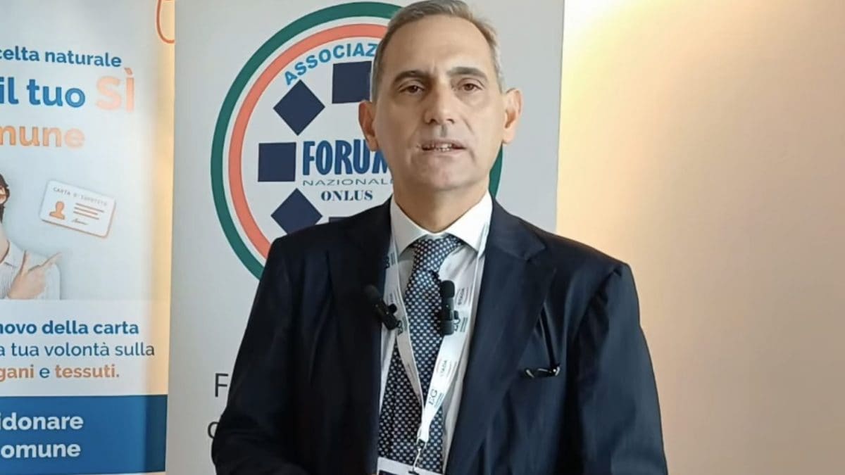 Il primario Roberto Palumbo (Frame dal video del Forum Nazionale delle Associazioni Onlus)