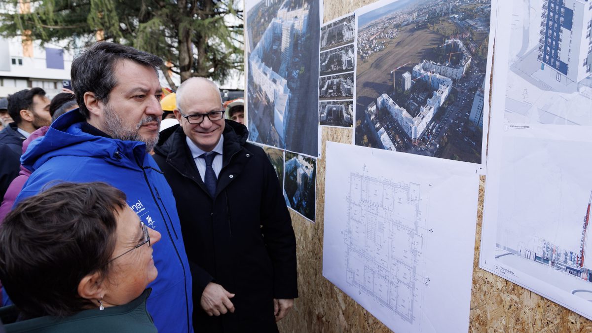 Matteo Salvini e Roberto Gualtieri (Lapresse)