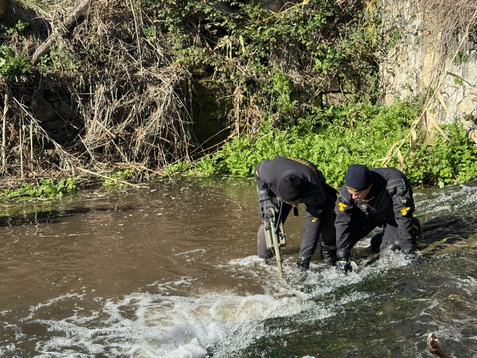 I militari del Nucleo Carabinieri Subacquei di Roma al lavoro