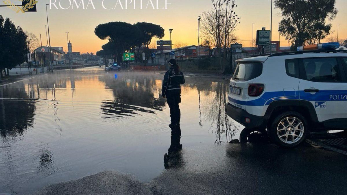 La polizia locale sul posto