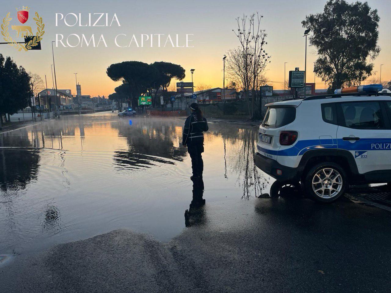 La polizia locale sul posto