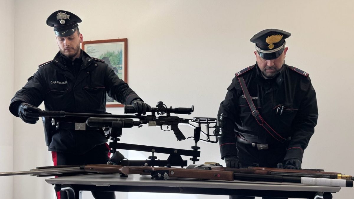 Una delle armi sequestrate (foto da carabinieri)