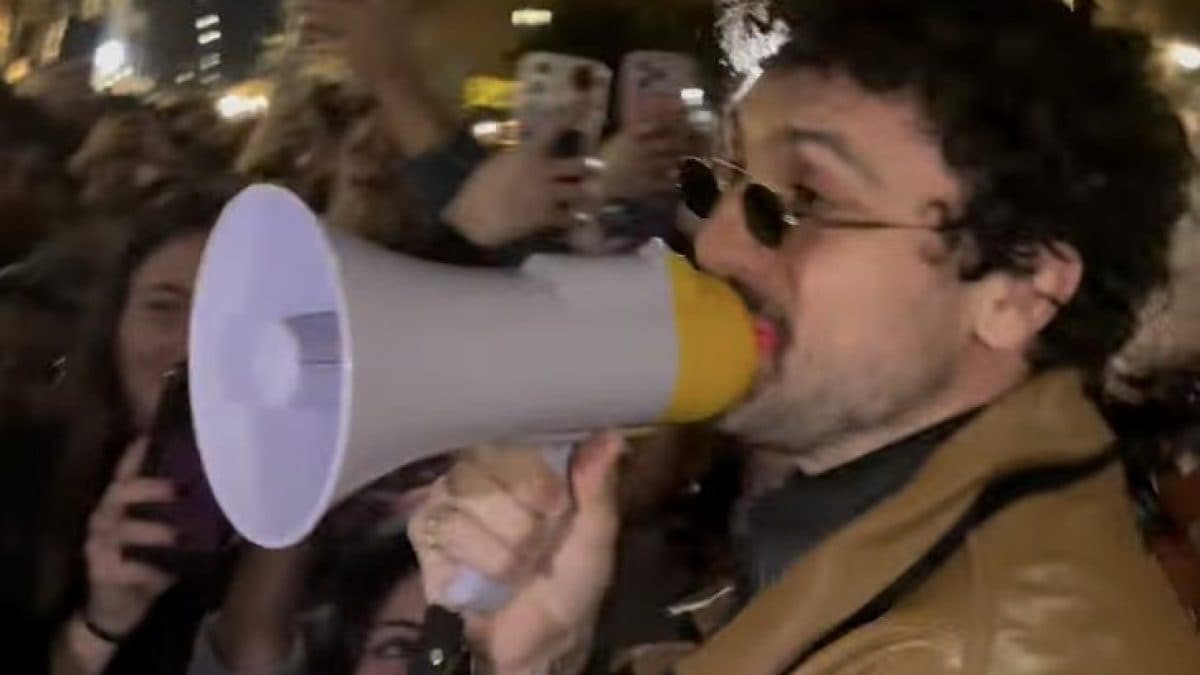 Carl Brave alla riapertura del Bar San Calisto.