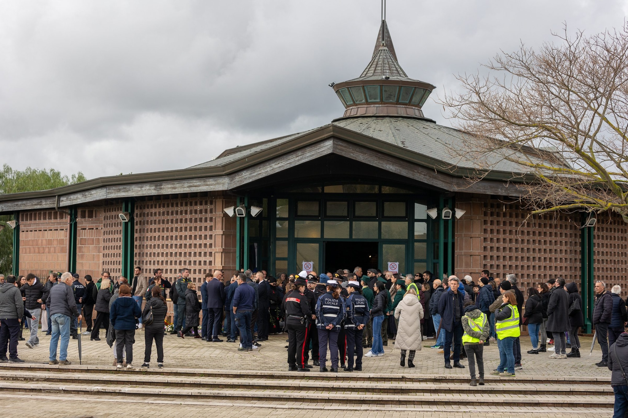 Folla ai funerali di Federica Torzullo.
