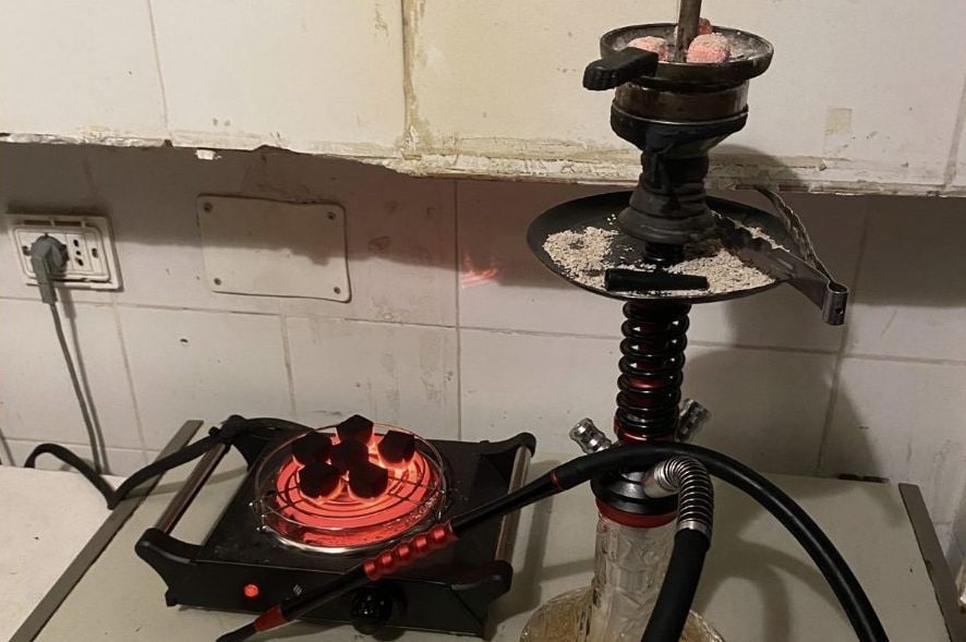 Uno dei narghilè nel locale