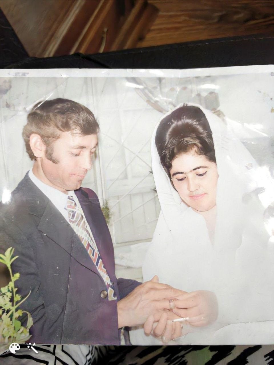 Il papà di Irina nella foto del matrimonio con la seconda moglie.