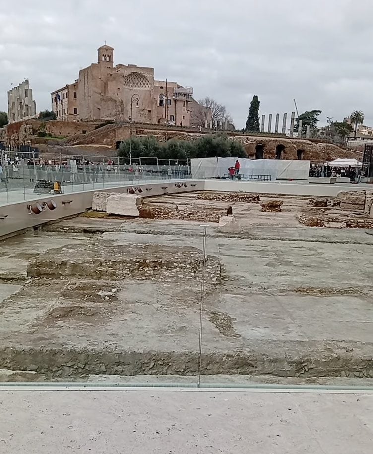 L’area di scavo lasciata aperta al pubblico (Da Facebook)