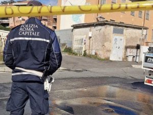 Tubatura rotta a Casal del Marmo: ennesimo disastro per degrado e manutenzione scadente